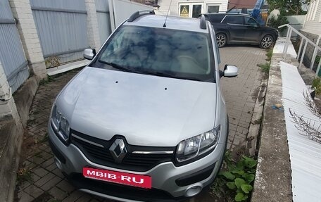 Renault Sandero II рестайлинг, 2015 год, 990 000 рублей, 1 фотография