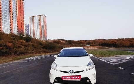 Toyota Prius, 2015 год, 1 050 000 рублей, 9 фотография