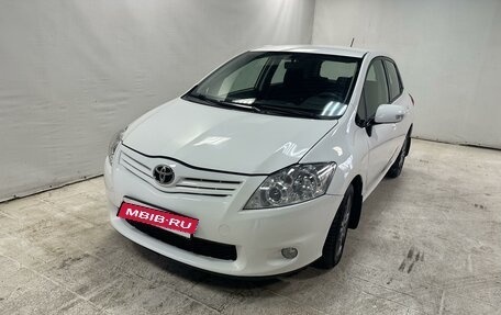 Toyota Auris II, 2011 год, 1 190 000 рублей, 2 фотография