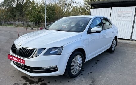 Skoda Octavia, 2018 год, 1 590 000 рублей, 3 фотография