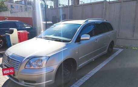 Toyota Avensis III рестайлинг, 2004 год, 755 000 рублей, 2 фотография