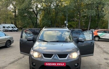 Mitsubishi Outlander III рестайлинг 3, 2007 год, 1 290 000 рублей, 26 фотография