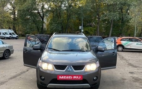 Mitsubishi Outlander III рестайлинг 3, 2007 год, 1 290 000 рублей, 27 фотография