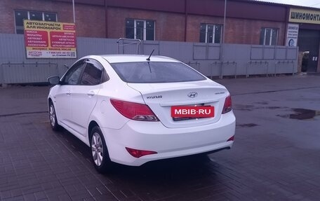 Hyundai Solaris II рестайлинг, 2015 год, 1 230 000 рублей, 4 фотография