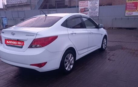 Hyundai Solaris II рестайлинг, 2015 год, 1 230 000 рублей, 5 фотография