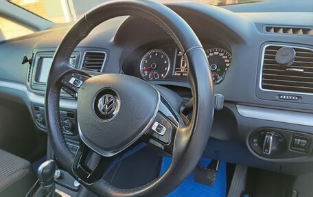 Volkswagen Sharan II, 2018 год, 2 500 000 рублей, 22 фотография