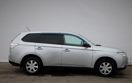 Mitsubishi Outlander III рестайлинг 3, 2014 год, 1 550 000 рублей, 8 фотография