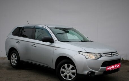 Mitsubishi Outlander III рестайлинг 3, 2014 год, 1 550 000 рублей, 3 фотография