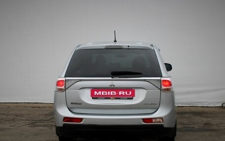 Mitsubishi Outlander III рестайлинг 3, 2014 год, 1 550 000 рублей, 6 фотография