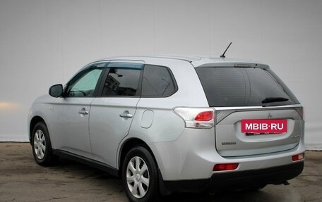 Mitsubishi Outlander III рестайлинг 3, 2014 год, 1 550 000 рублей, 5 фотография