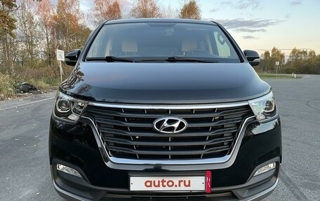 Hyundai H-1 II рестайлинг, 2019 год, 3 550 000 рублей, 2 фотография