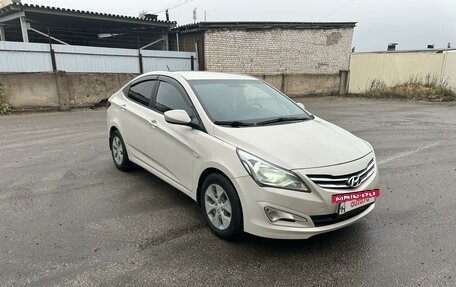 Hyundai Solaris II рестайлинг, 2015 год, 895 000 рублей, 3 фотография