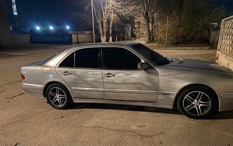 Mercedes-Benz E-Класс, 2001 год, 800 000 рублей, 5 фотография