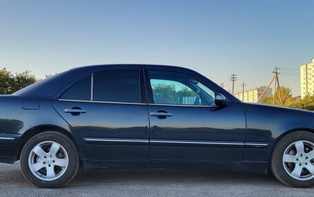 Mercedes-Benz E-Класс, 2000 год, 550 000 рублей, 3 фотография