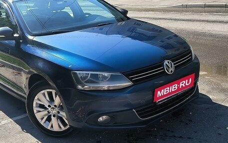 Volkswagen Jetta VI, 2014 год, 1 300 000 рублей, 2 фотография