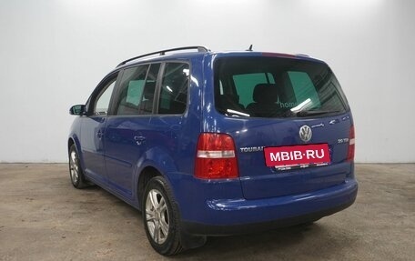 Volkswagen Touran III, 2005 год, 540 000 рублей, 8 фотография