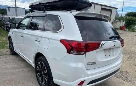 Mitsubishi Outlander III рестайлинг 3, 2017 год, 1 732 000 рублей, 8 фотография