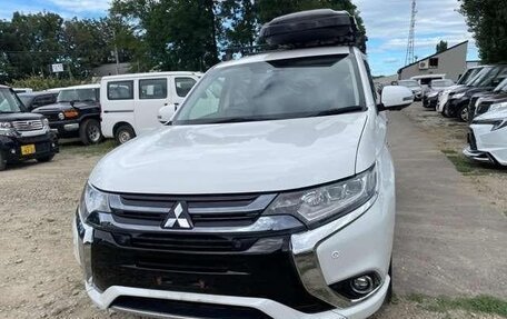 Mitsubishi Outlander III рестайлинг 3, 2017 год, 1 732 000 рублей, 13 фотография