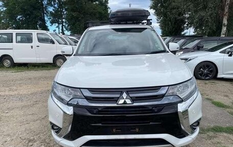 Mitsubishi Outlander III рестайлинг 3, 2017 год, 1 732 000 рублей, 14 фотография