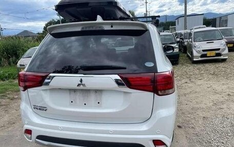 Mitsubishi Outlander III рестайлинг 3, 2017 год, 1 732 000 рублей, 6 фотография