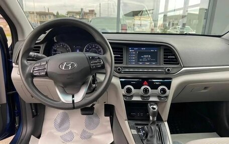 Hyundai Elantra VI рестайлинг, 2019 год, 1 715 000 рублей, 11 фотография