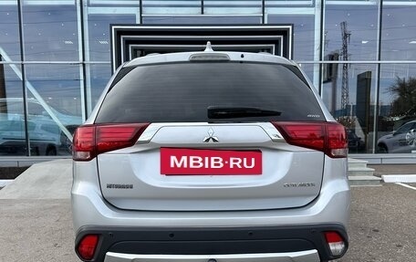 Mitsubishi Outlander III рестайлинг 3, 2017 год, 2 275 000 рублей, 4 фотография