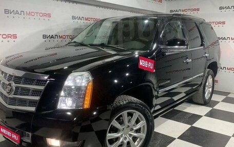 Cadillac Escalade III, 2013 год, 2 699 000 рублей, 1 фотография