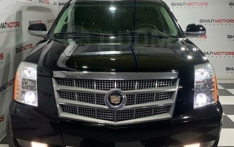 Cadillac Escalade III, 2013 год, 2 699 000 рублей, 2 фотография