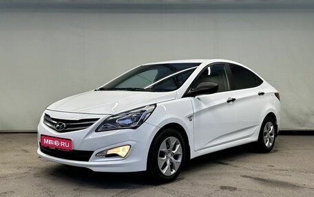 Hyundai Solaris II рестайлинг, 2015 год, 880 000 рублей, 1 фотография