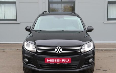 Volkswagen Tiguan II, 2016 год, 2 099 000 рублей, 2 фотография