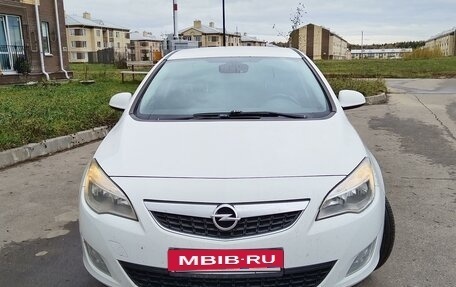 Opel Astra J, 2011 год, 835 000 рублей, 3 фотография