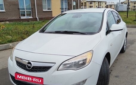 Opel Astra J, 2011 год, 835 000 рублей, 2 фотография