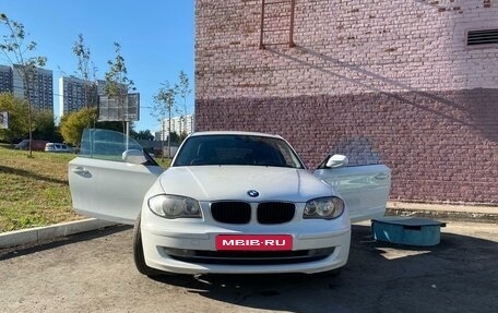 BMW 1 серия, 2010 год, 950 000 рублей, 1 фотография