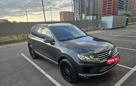 Volkswagen Touareg III, 2015 год, 3 250 000 рублей, 3 фотография