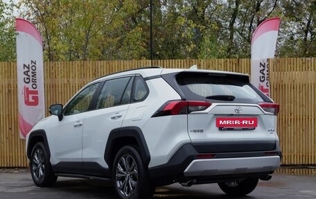 Toyota RAV4, 2024 год, 4 800 000 рублей, 7 фотография