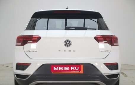 Volkswagen T-Roc I, 2020 год, 1 750 000 рублей, 9 фотография