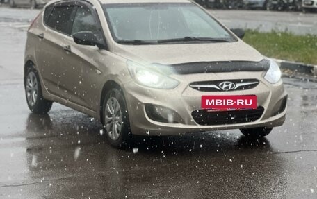 Hyundai Solaris II рестайлинг, 2011 год, 720 000 рублей, 3 фотография