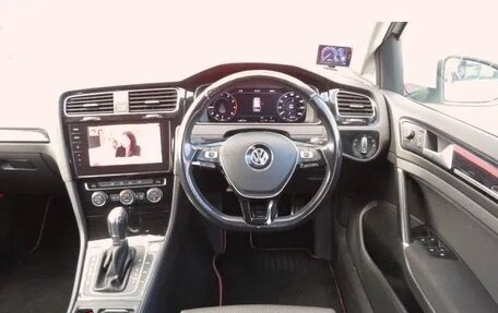 Volkswagen Golf VII, 2017 год, 1 300 000 рублей, 11 фотография