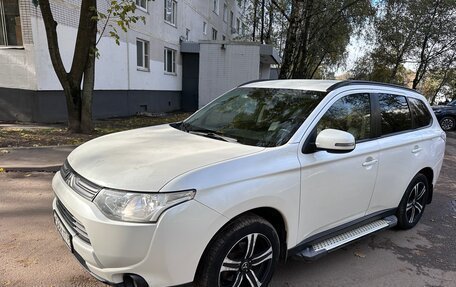 Mitsubishi Outlander III рестайлинг 3, 2013 год, 1 300 000 рублей, 1 фотография