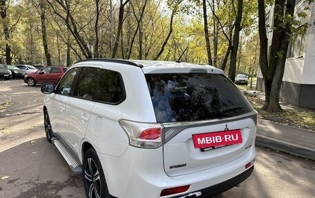 Mitsubishi Outlander III рестайлинг 3, 2013 год, 1 300 000 рублей, 7 фотография