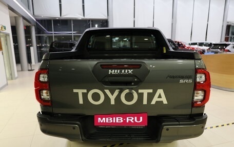 Toyota Hilux VIII, 2024 год, 7 500 000 рублей, 6 фотография