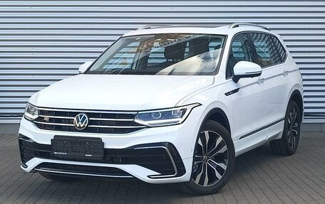 Volkswagen Tiguan II, 2023 год, 5 400 000 рублей, 1 фотография