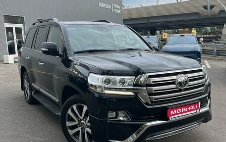 Toyota Land Cruiser 200, 2018 год, 7 791 000 рублей, 3 фотография