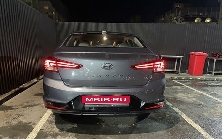 Hyundai Elantra VI рестайлинг, 2019 год, 1 850 000 рублей, 2 фотография