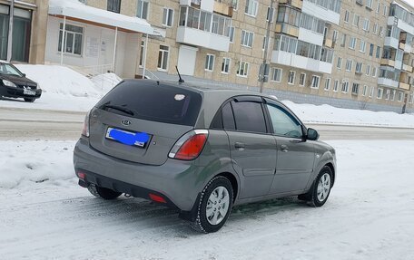 KIA Rio II, 2011 год, 700 000 рублей, 2 фотография