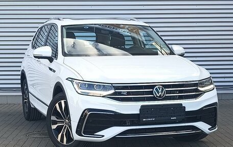 Volkswagen Tiguan II, 2023 год, 5 400 000 рублей, 3 фотография