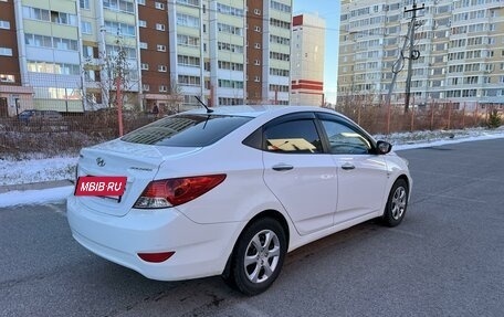 Hyundai Solaris II рестайлинг, 2011 год, 800 000 рублей, 4 фотография