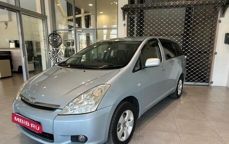 Toyota Wish II, 2003 год, 899 000 рублей, 2 фотография