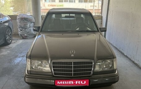 Mercedes-Benz E-Класс, 1995 год, 1 000 000 рублей, 12 фотография