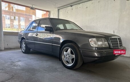 Mercedes-Benz E-Класс, 1995 год, 1 000 000 рублей, 11 фотография